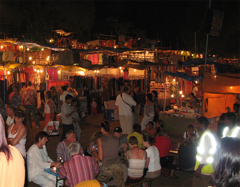 Ночной рынок в Арпоре (Saturday night market, Ingos Saturday Nite Bazaar), Гоа