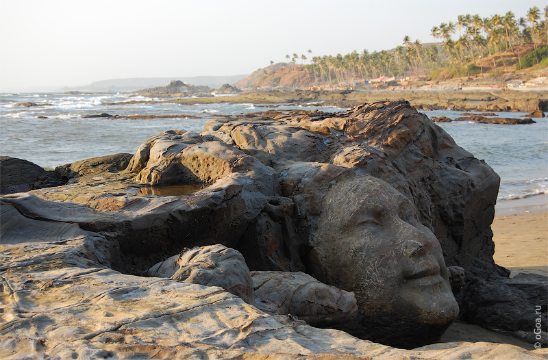 Лицо Шивы на Вагаторе (Shiva Rock carving at Small Vagator - Ozran)