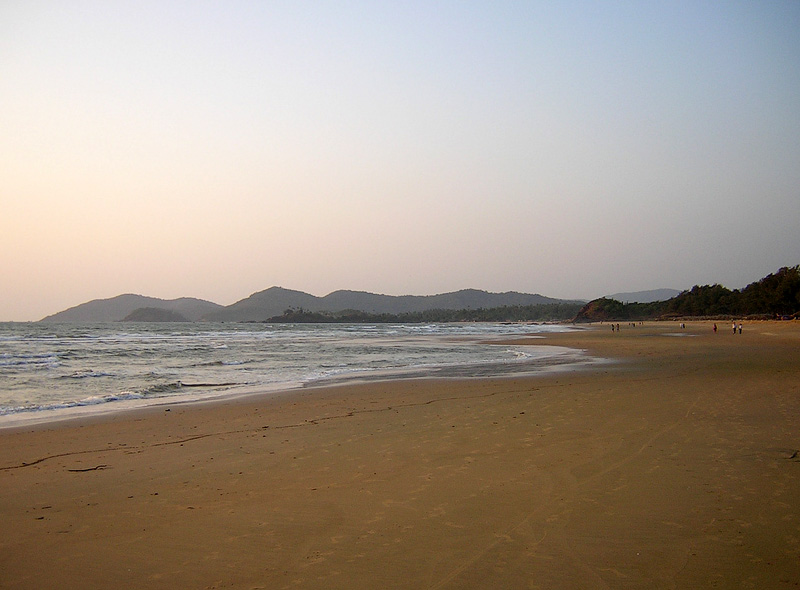  (Rajbag beach) 
