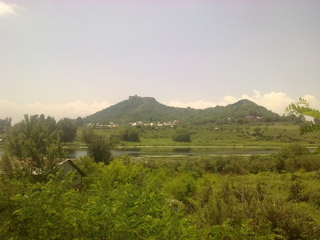 Форт на холме в Шринагаре
